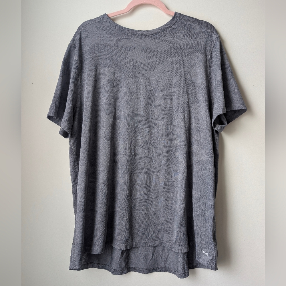 DSG Dicks Sporting Goods Gray Camo Active Wear Workout Tshirt Size 2xl